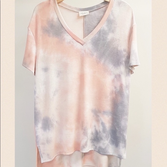 sewchicboutique Tops - 🔃 Reposh - Peach / Gray Tie Dye V-Neck T-Shirt 🍑